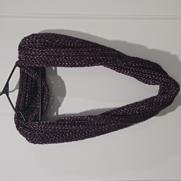 Scarves - Picture 2 of 14